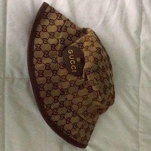 Gucci bucket hat